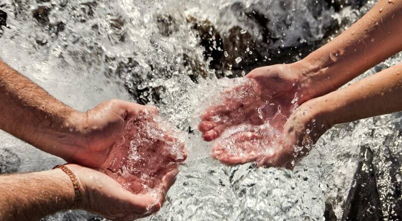 ÜBERNEHMEN SIE DIE KONTROLLE ÜBER IHR WASSER!